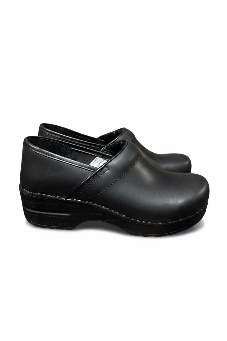 Dansko Professional Black Leather Closed Back Comfort Clogs Slip On Nurse 40